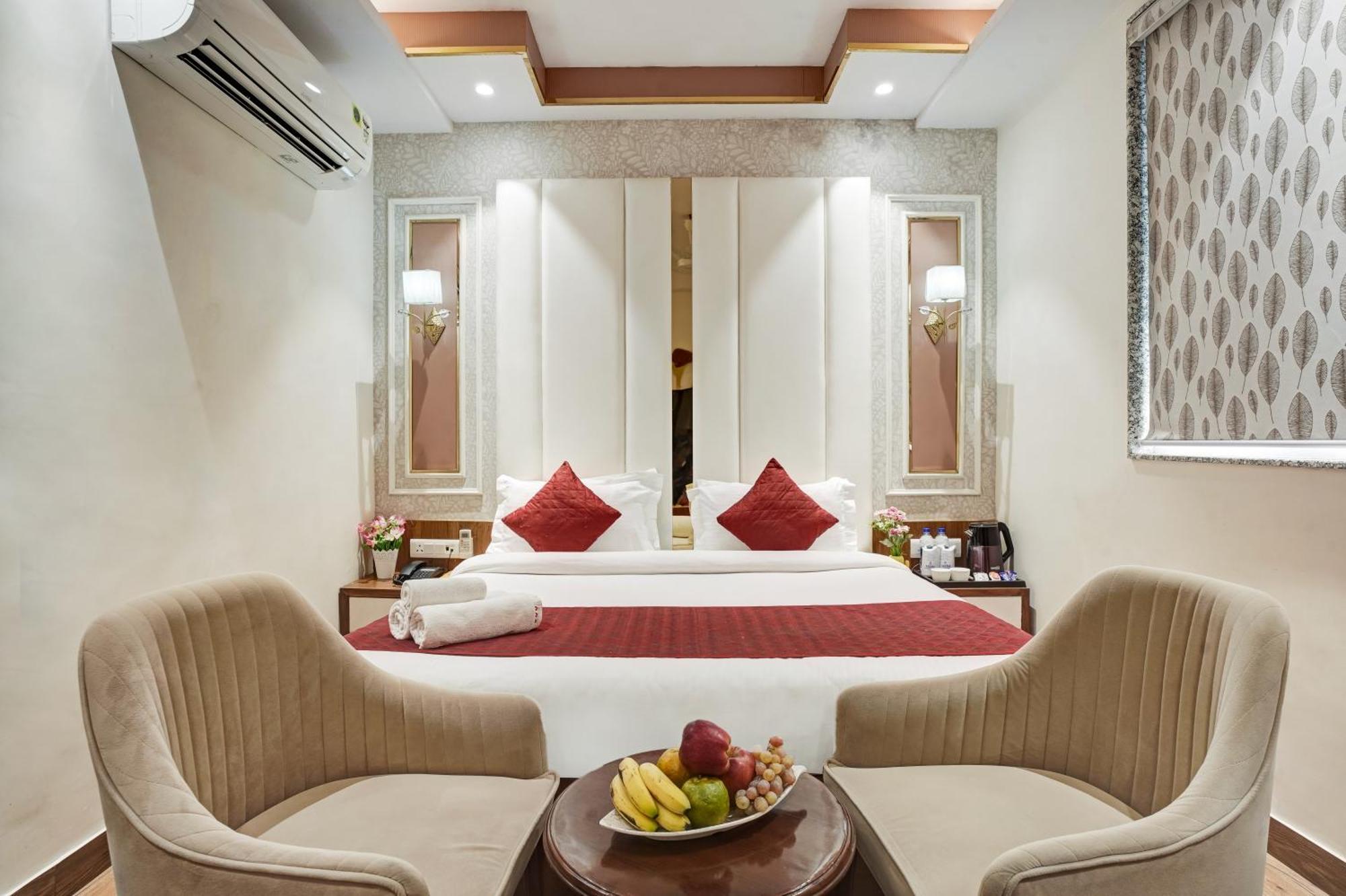 Hotel Saina International New Delhi ניו דלהי מראה חיצוני תמונה