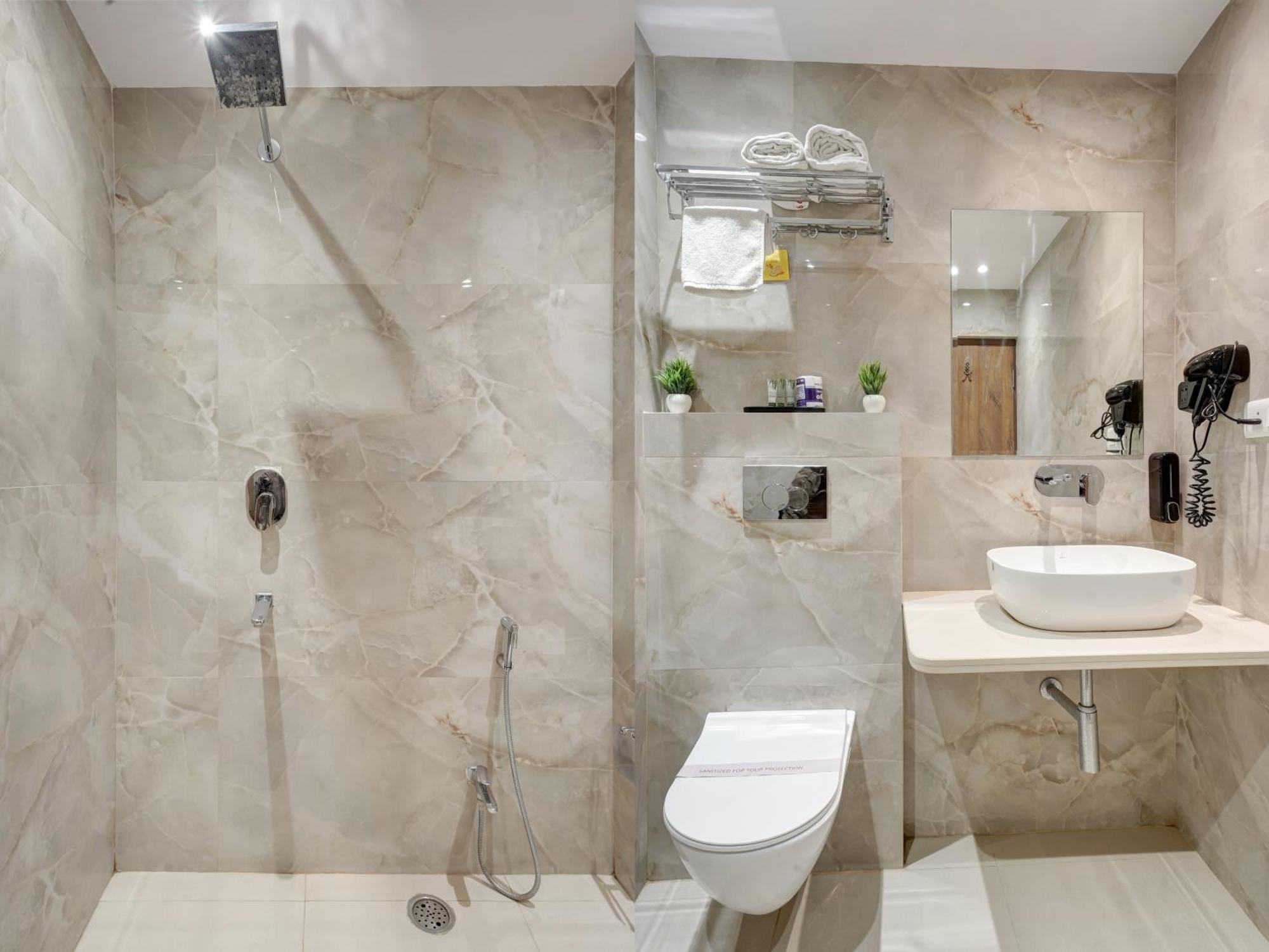 Hotel Saina International New Delhi ניו דלהי מראה חיצוני תמונה