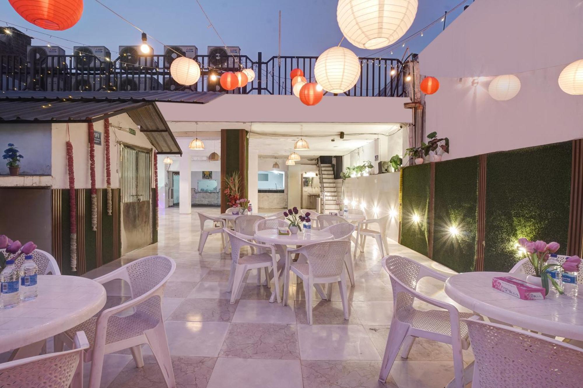 Hotel Saina International New Delhi ניו דלהי מראה חיצוני תמונה