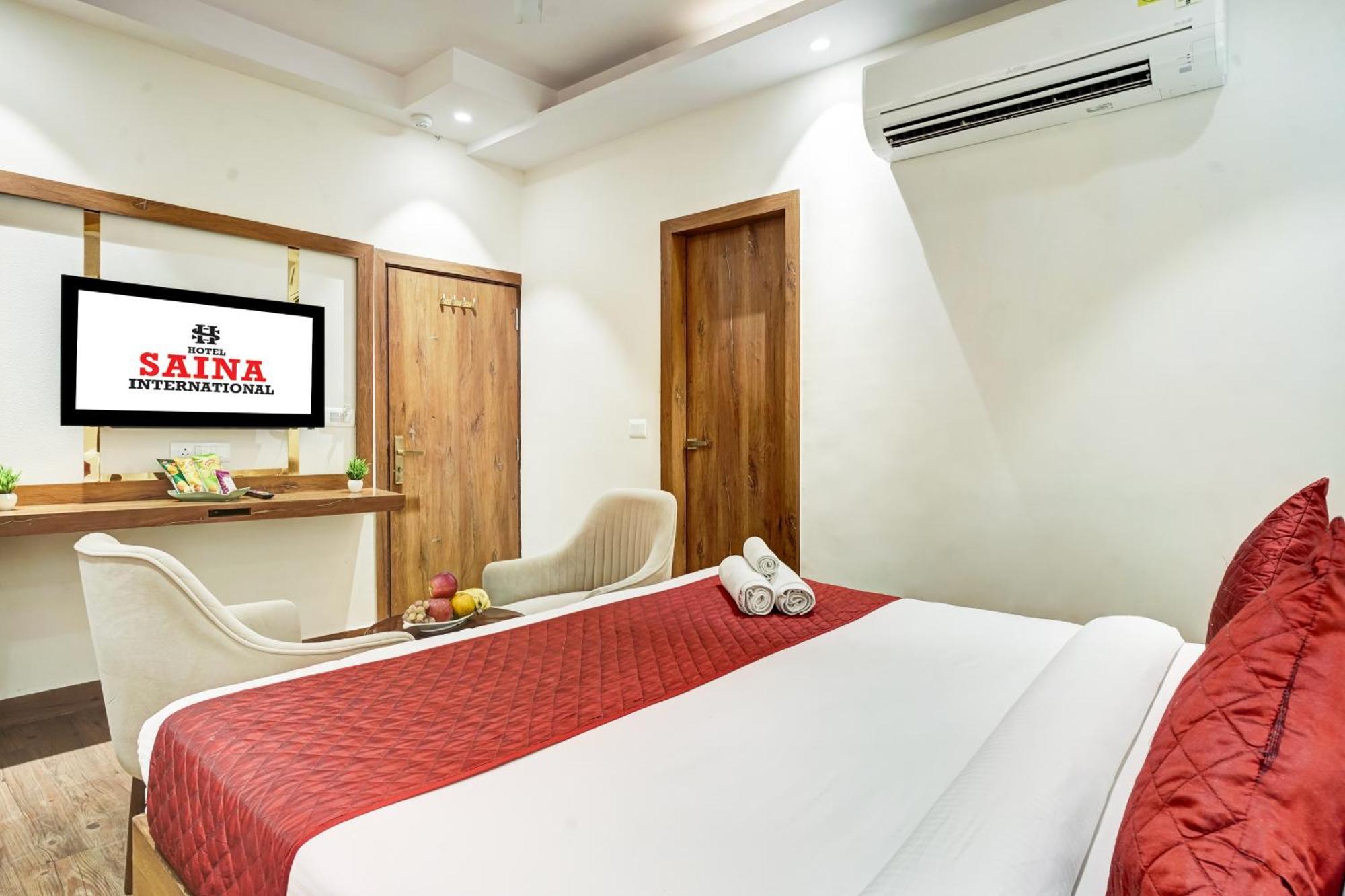 Hotel Saina International New Delhi ניו דלהי מראה חיצוני תמונה