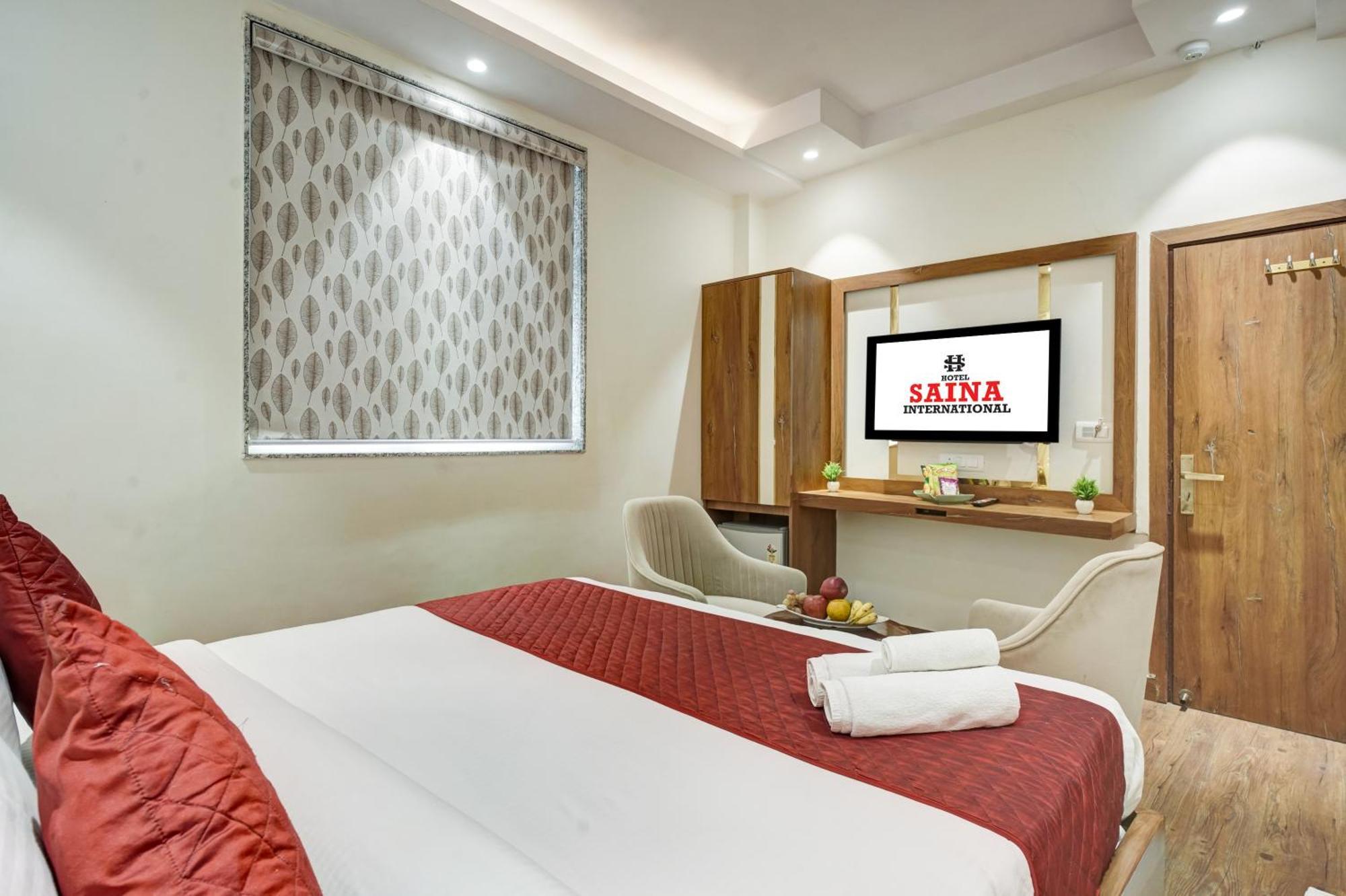 Hotel Saina International New Delhi ניו דלהי מראה חיצוני תמונה