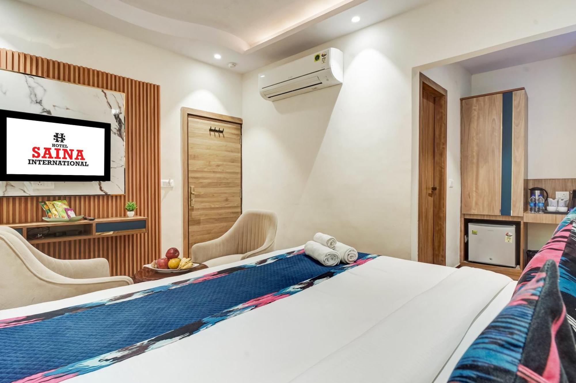 Hotel Saina International New Delhi ניו דלהי מראה חיצוני תמונה
