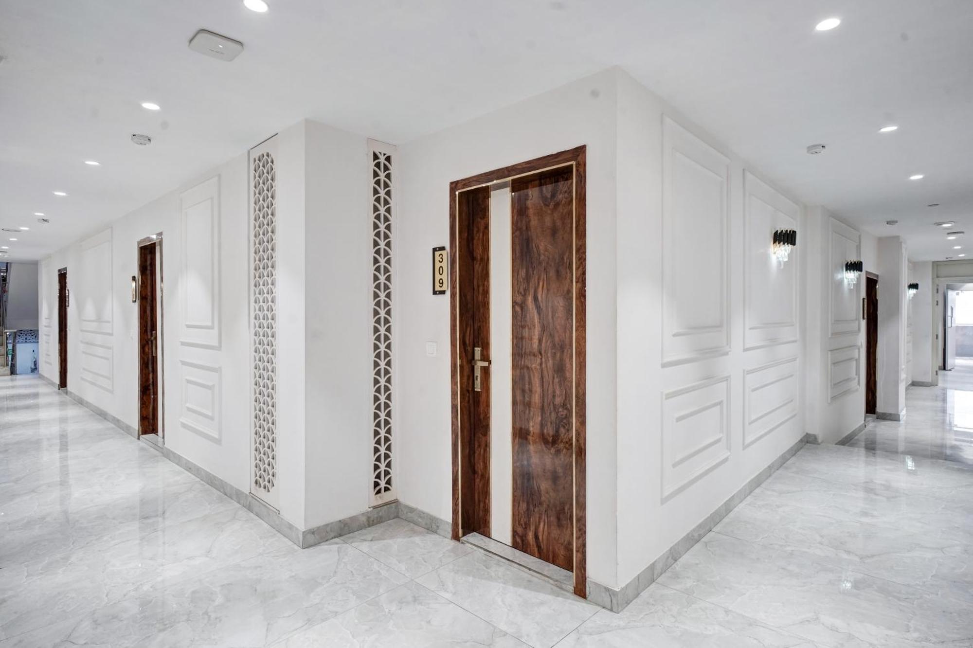 Hotel Saina International New Delhi ניו דלהי מראה חיצוני תמונה