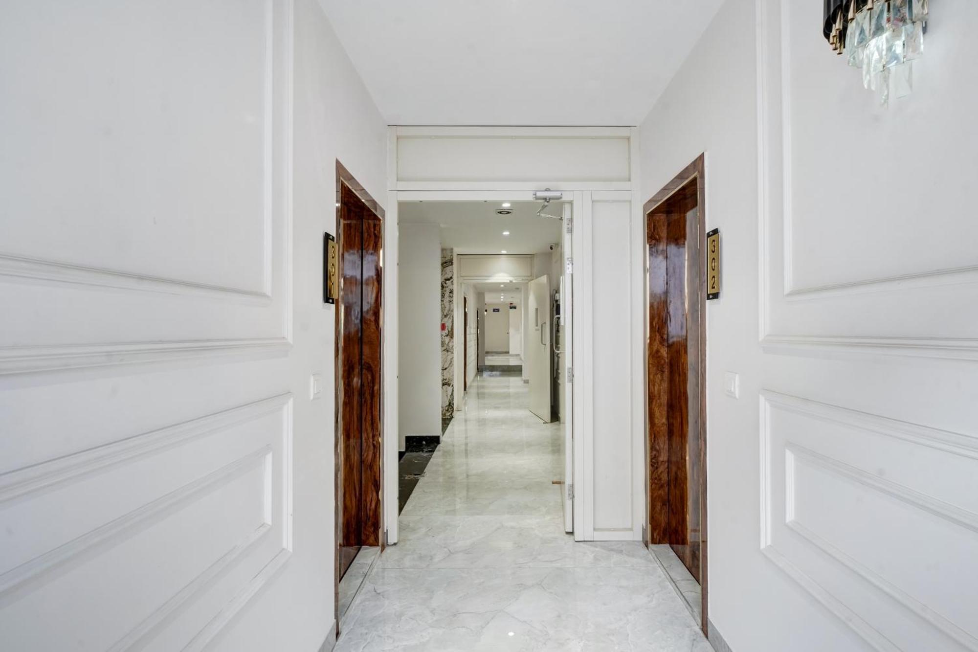 Hotel Saina International New Delhi ניו דלהי מראה חיצוני תמונה