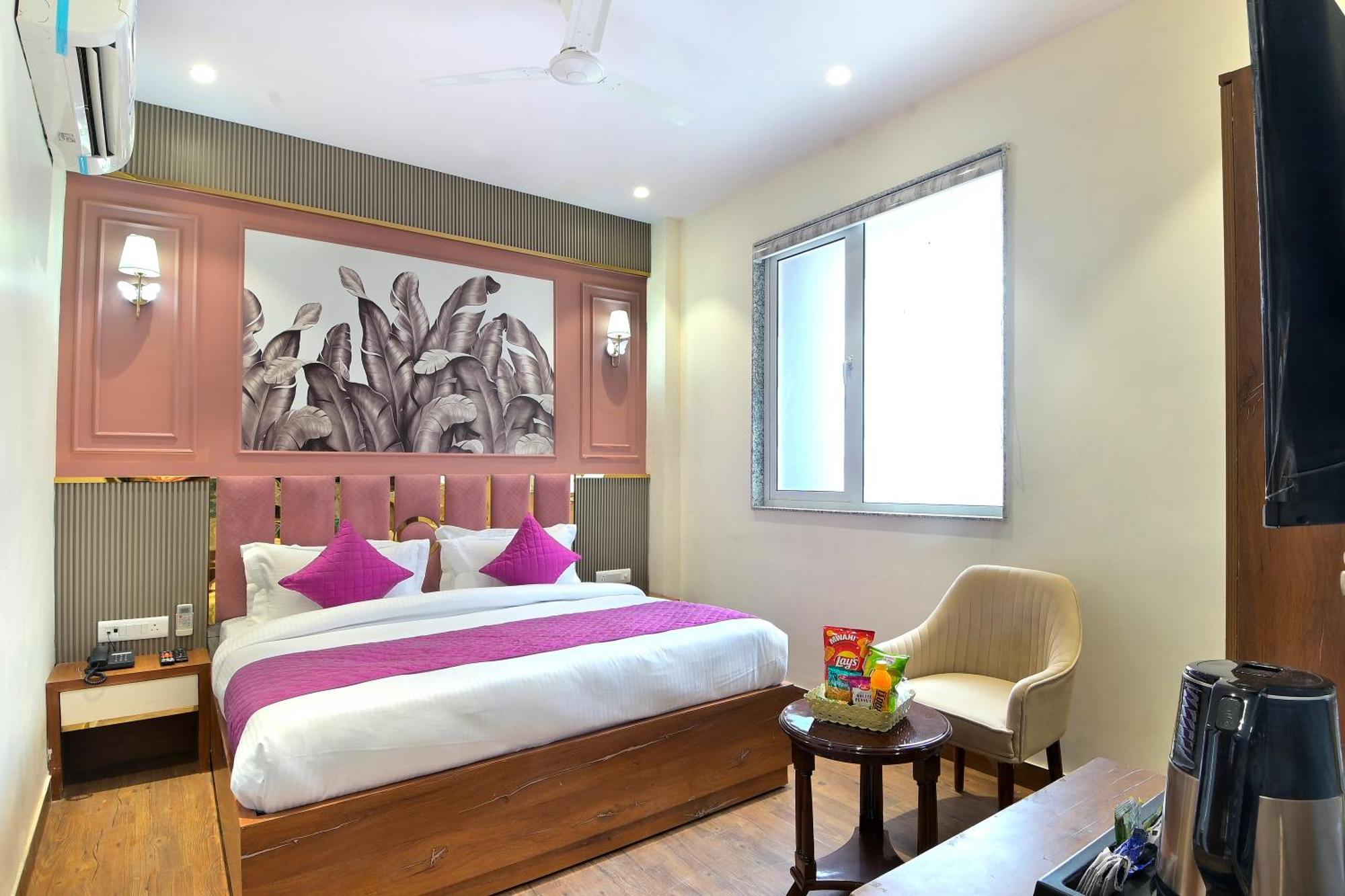Hotel Saina International New Delhi ניו דלהי מראה חיצוני תמונה